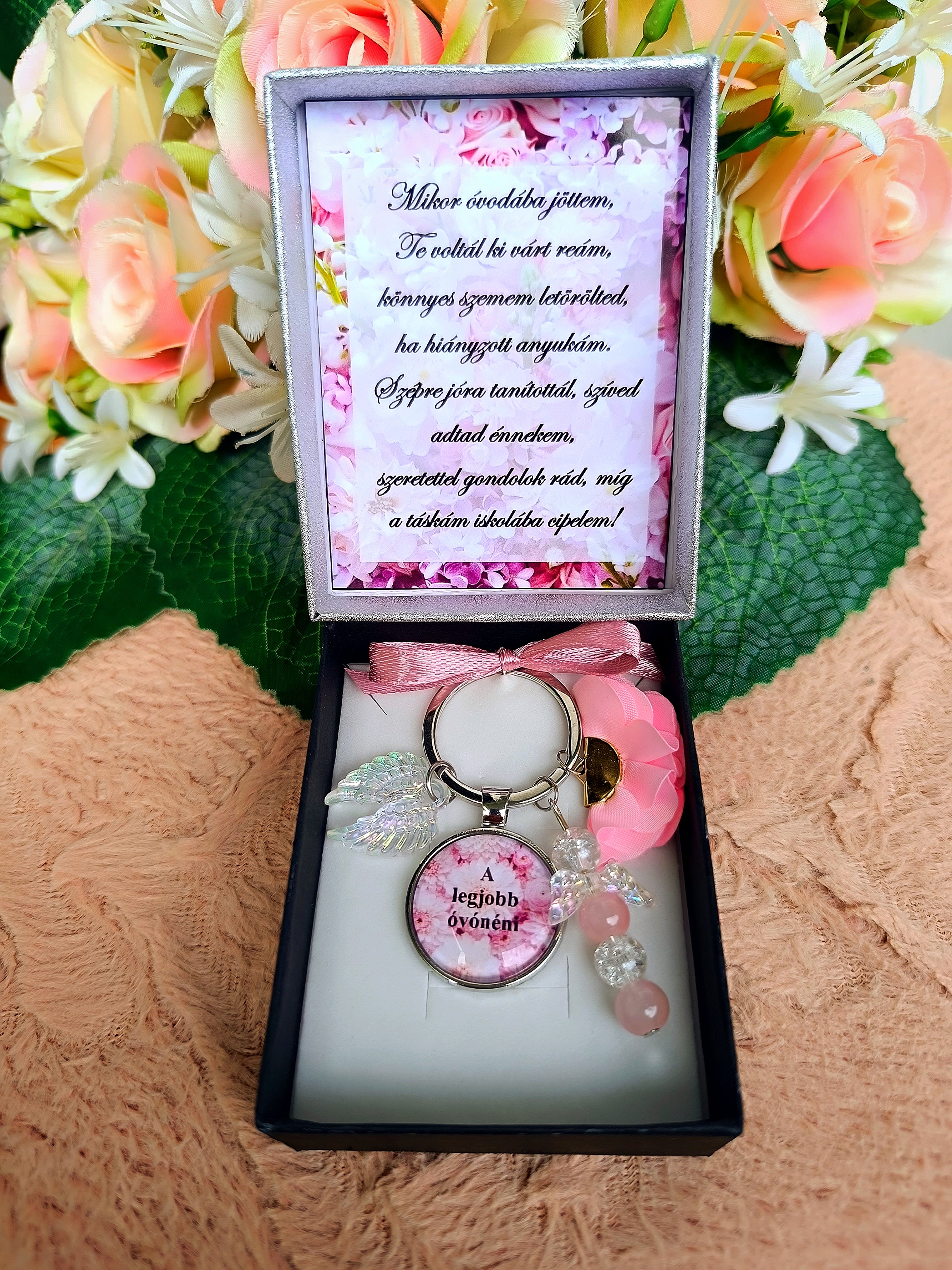 Ajándék pedagógusnak rózsaszín angyalos kulcstartó